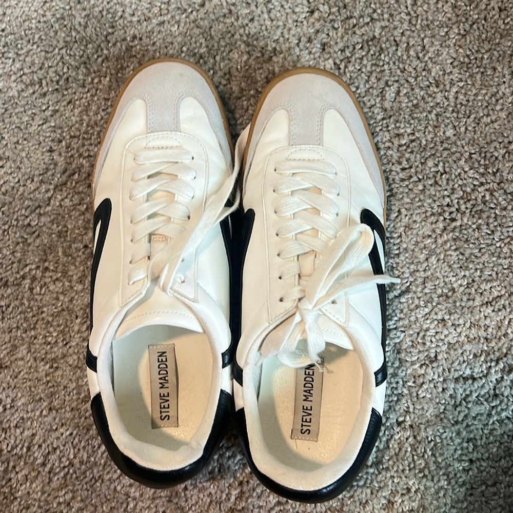 Steve Madden leather sneakers size 8.5 Orig $98 from Nordstrom